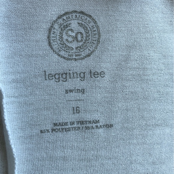 BOGO 🛍️ SO Swing Legging Tee T-shirt - Picture 2 of 3